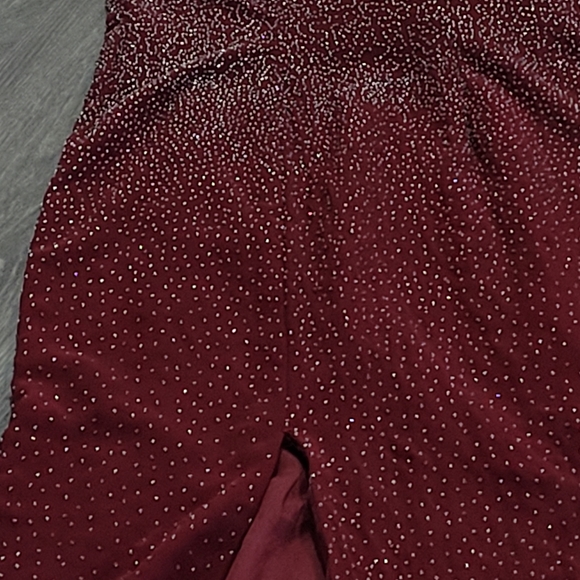 Elegant ESH Design wine red evening gown - Picture 10 of 10